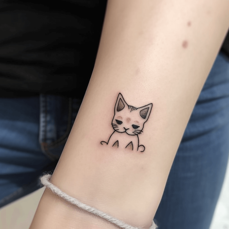 A minimalist cat done by Kevin at Tattoos Taiwan (Taipei) : r/tattoos